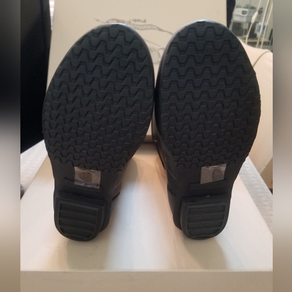 BURBERRY RAINBOOTS! BRAND NEW! - Picture 7 of 10